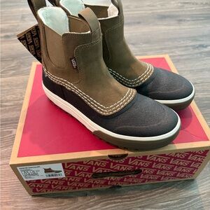 Vans Brown and Black Lace-Up Boots with Contrast Stitching